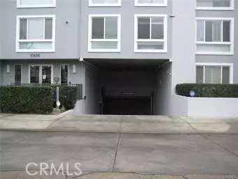 Toluca Lake, CA 91602,10878 Bloomfield #404