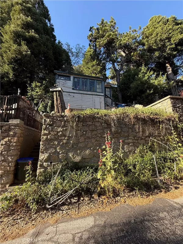 25141 Grand View DR, Crestline, CA 92325