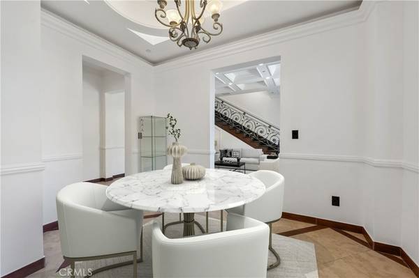 Los Angeles, CA 90069,8655 Hillside AVE