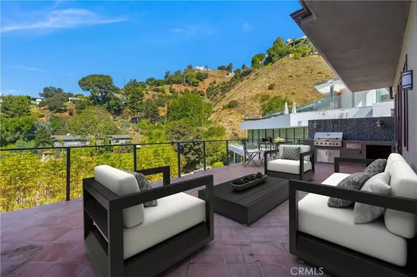 Los Angeles, CA 90069,8655 Hillside AVE