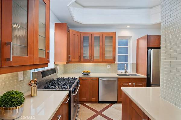 Los Angeles, CA 90069,8655 Hillside AVE