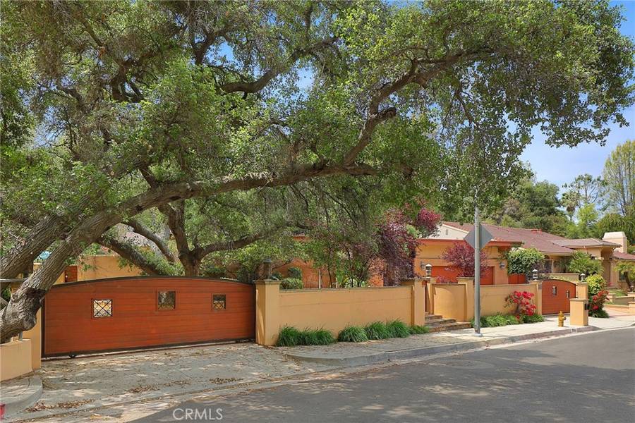 3951 Vanalden, Tarzana, CA 91356