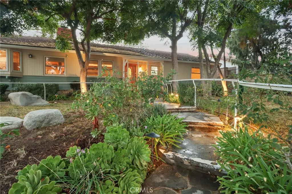 Granada Hills, CA 91344,11129 White Oak