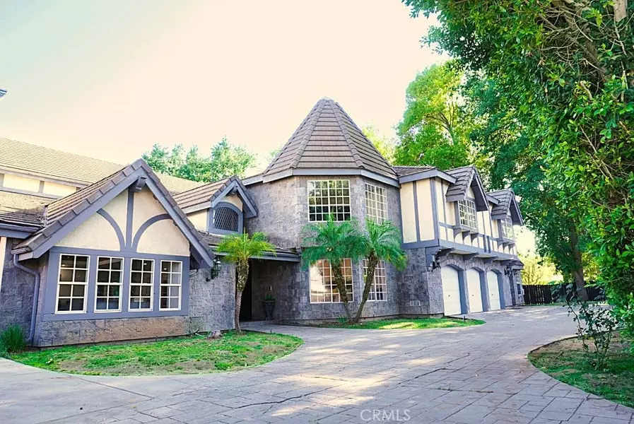 23242 Burbank BLVD, Woodland Hills, CA 91367