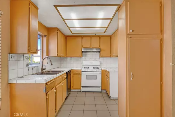 North Hills, CA 91343,8828 Burnet AVE #9