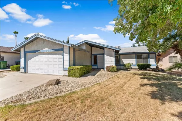 39221 Foxholm DR, Palmdale, CA 93551