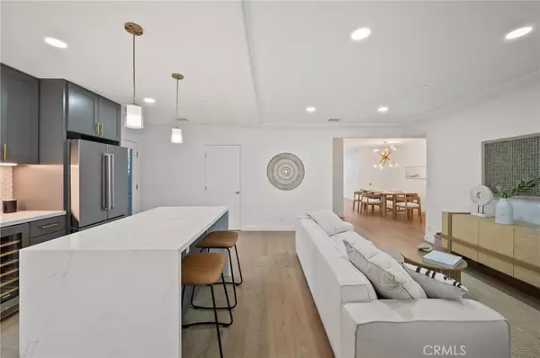 Sherman Oaks, CA 91401,14328 Emelita ST