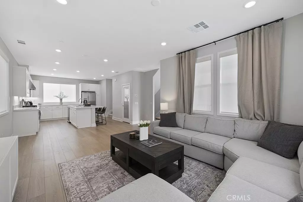Simi Valley, CA 93065,3010 Tallahassee LN