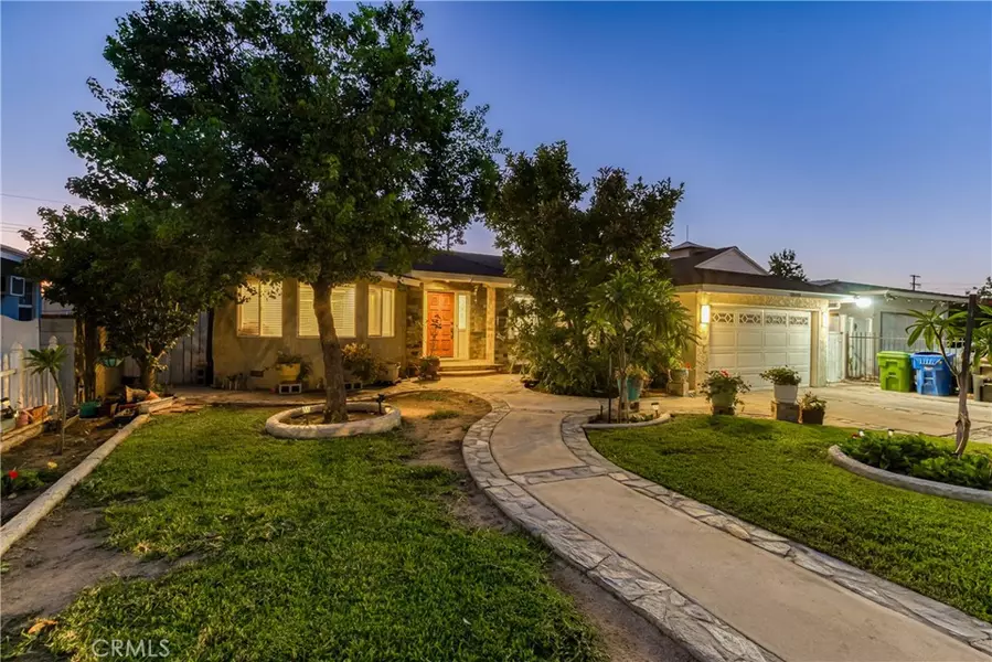 10049 10049 Langdon, San Fernando, CA 91345