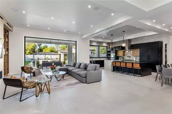 Woodland Hills, CA 91367,22745 Califa ST