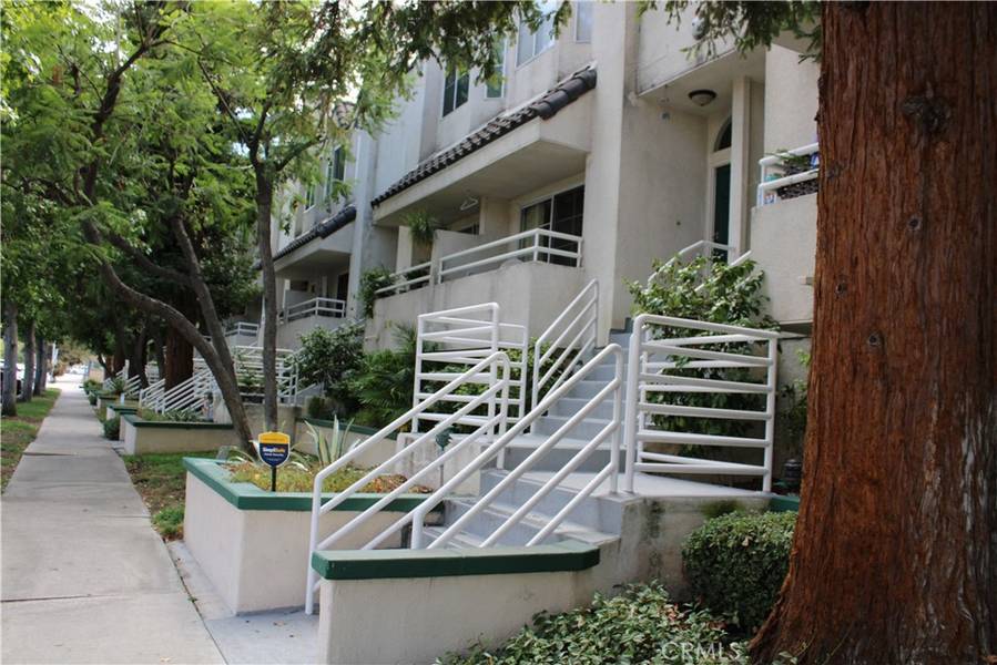 5145 Yarmouth, Encino, CA 91436