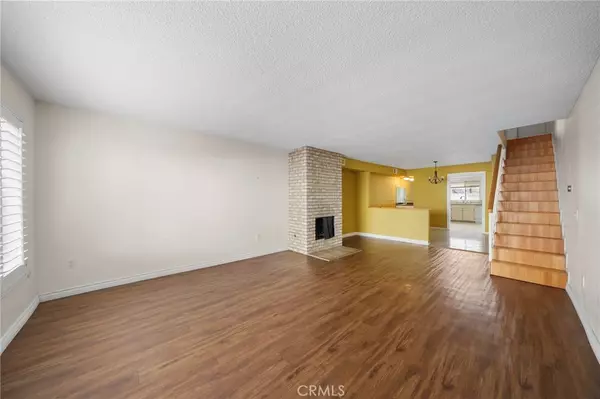 Valley Village, CA 91607,5916 Whitsett AVE #2