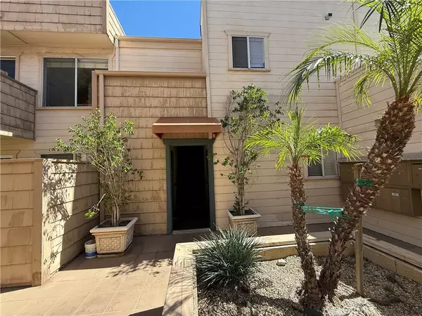 Chatsworth, CA 91311,9900 Jordan #62