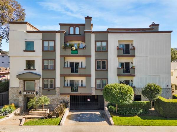 Studio City, CA 91406,12916 MOORPARK ST #104