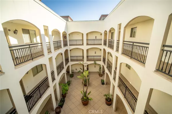 12916 MOORPARK ST #303, Studio City, CA 91406