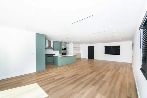 Canoga Park, CA 91304,7760 Independence AVE