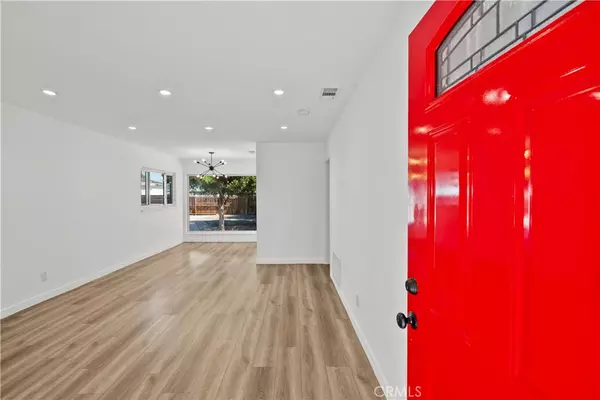 Panorama City, CA 91402,8900 Hazeltine Ave