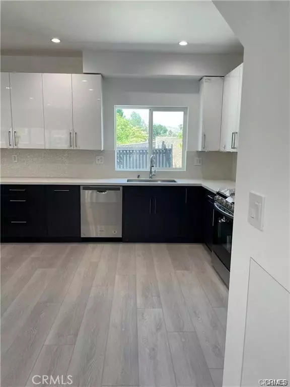 Northridge, CA 91325,18403 Devonshire ST