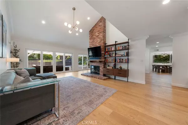 West Hills, CA 91307,7432 Dorie