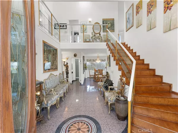 Woodland Hills, CA 91364,4801 Nomad