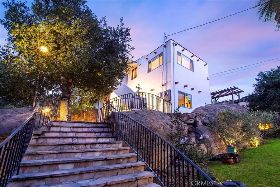 8500 Val Verde DR, West Hills, CA 91304