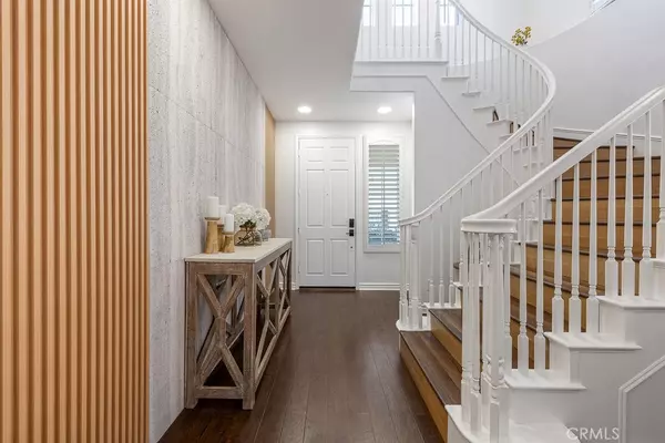 Saugus, CA 91350,19924 Via Joyce DR