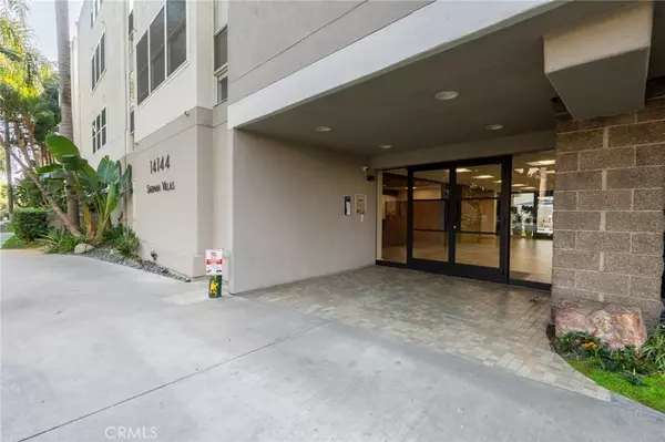 Sherman Oaks, CA 91423,14144 Dickens #216
