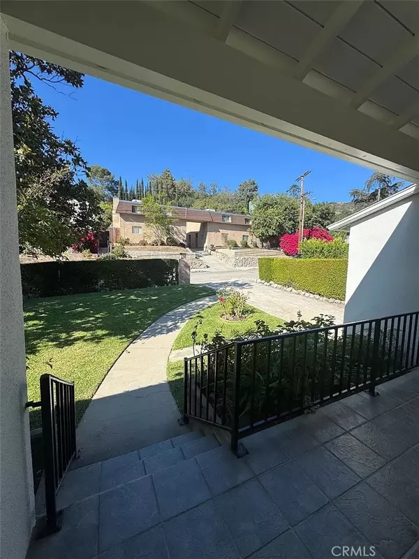 Glendale, CA 91208,1852 Alpha