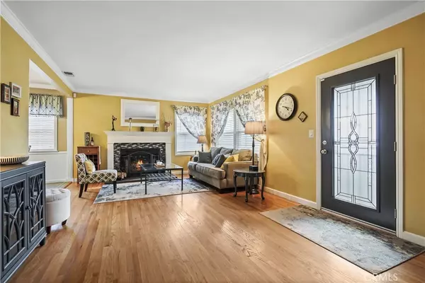 Lake Balboa, CA 91406,7656 Oak Park