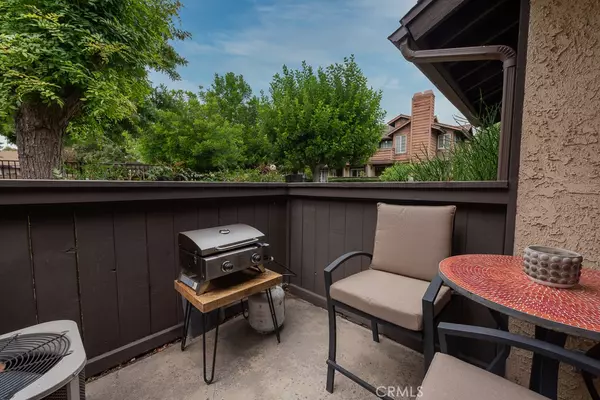 Canoga Park, CA 91304,20921 Community ST #12