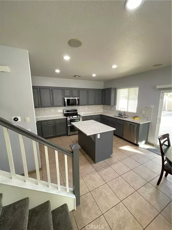 Saugus, CA 91350,19602 Edmonds PL