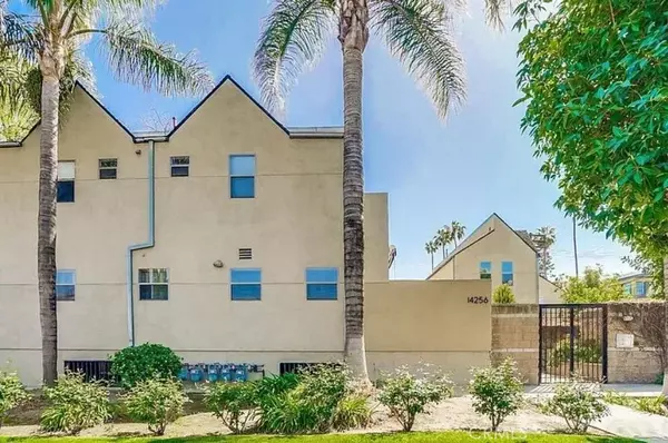 14256 Victory, Van Nuys, CA 91401