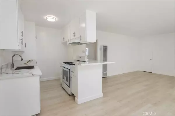 Los Angeles, CA 90066,4065 Mclaughlin AVE #2