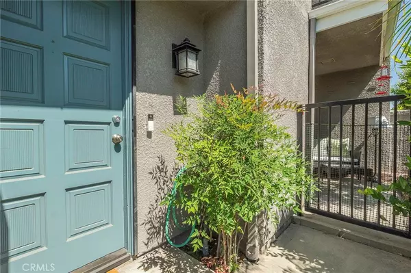 West Hills, CA 91307,23549 Victory blvd. #21