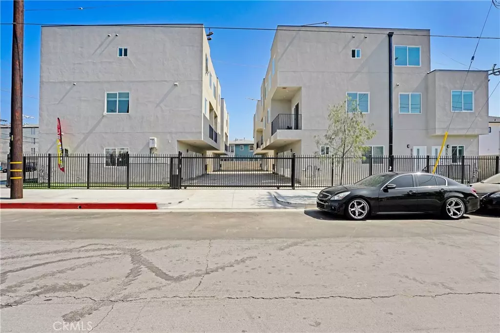 North Hollywood, CA 91605,11950 Vanowen Ave