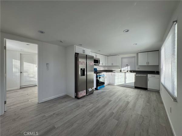 Reseda, CA 91335,19351 1/2 Strathern