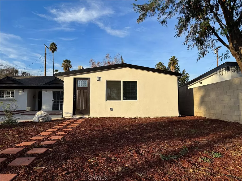 Reseda, CA 91335,19351 1/2 Strathern