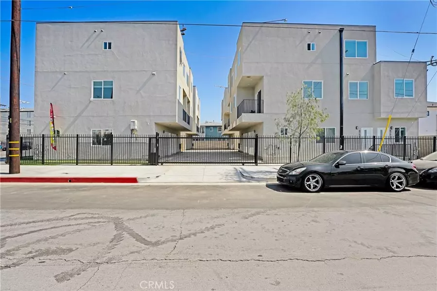 11956 Vanowen Ave, North Hollywood, CA 91605