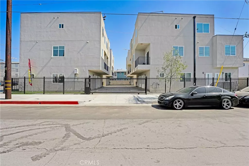 North Hollywood, CA 91605,11956 Vanowen Ave
