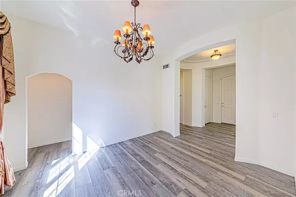 Valencia, CA 91355,27104 Breakers