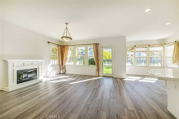 Valencia, CA 91355,27104 Breakers