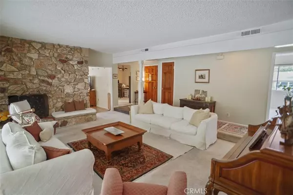 Thousand Oaks, CA 91360,615 Camino Verde