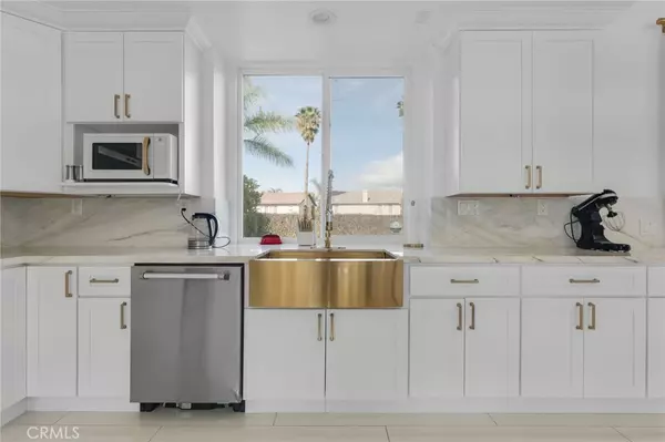 West Hills, CA 91307,6997 Sale AVE