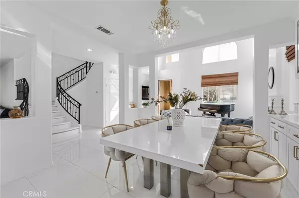 West Hills, CA 91307,6997 Sale AVE