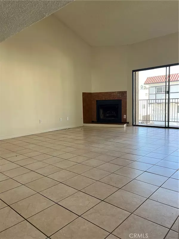 Chatsworth, CA 91311,9960 Owensmouth