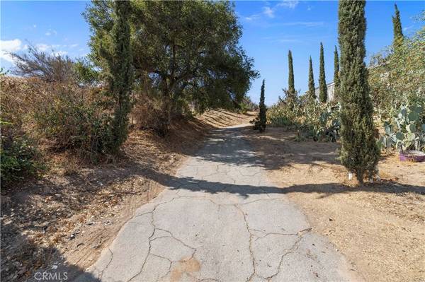 Val Verde, CA 91384,29027 Val Verde RD