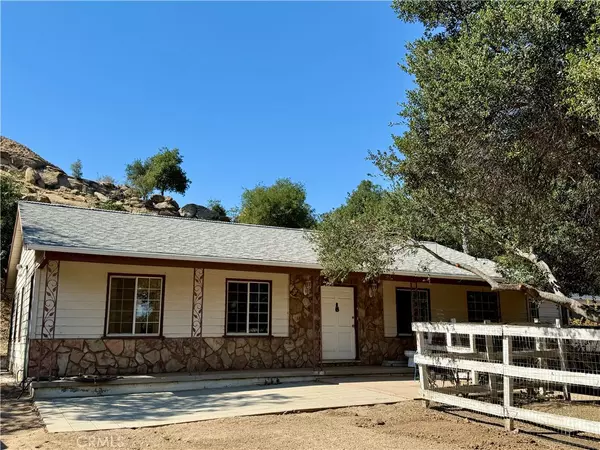Chatsworth, CA 91311,9633 Baden