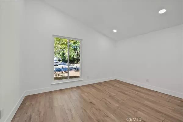 Canyon Country, CA 91351,18816 Darter