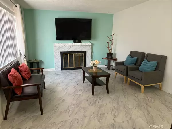 Bakersfield, CA 93307,609 White