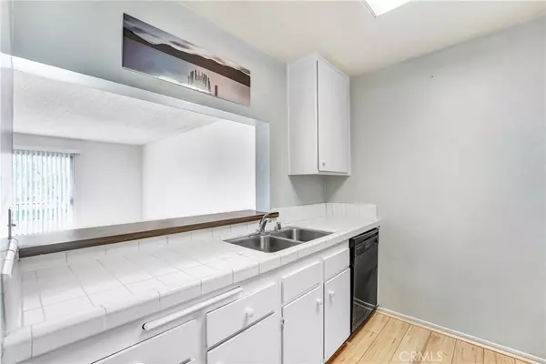 Encino, CA 91316,5460 White Oak #G213